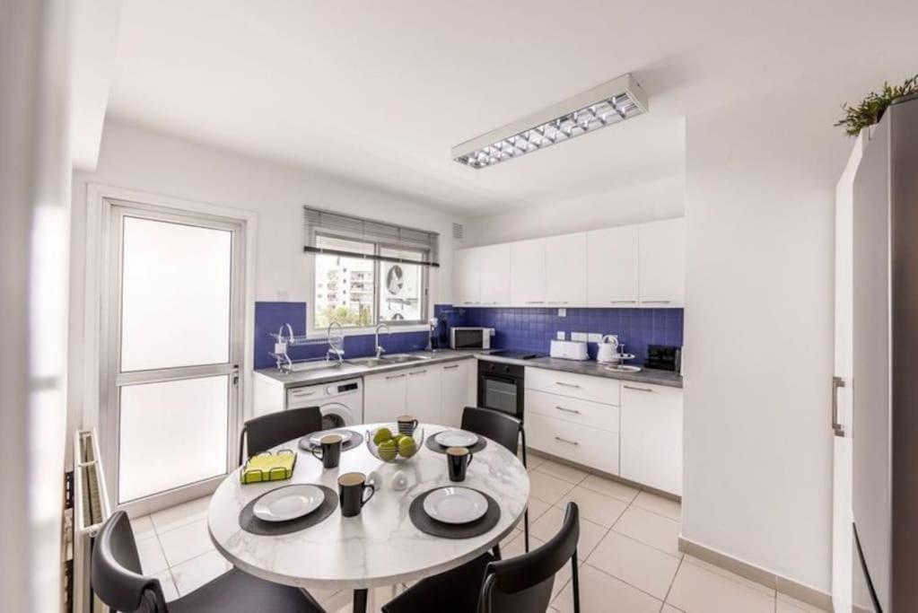 Luxurious Bright & Stylish 2Br With Office In Nicosia Διαμέρισμα Εξωτερικό φωτογραφία