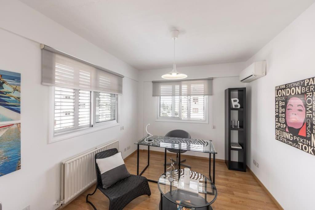 Luxurious Bright & Stylish 2Br With Office In Nicosia Διαμέρισμα Εξωτερικό φωτογραφία