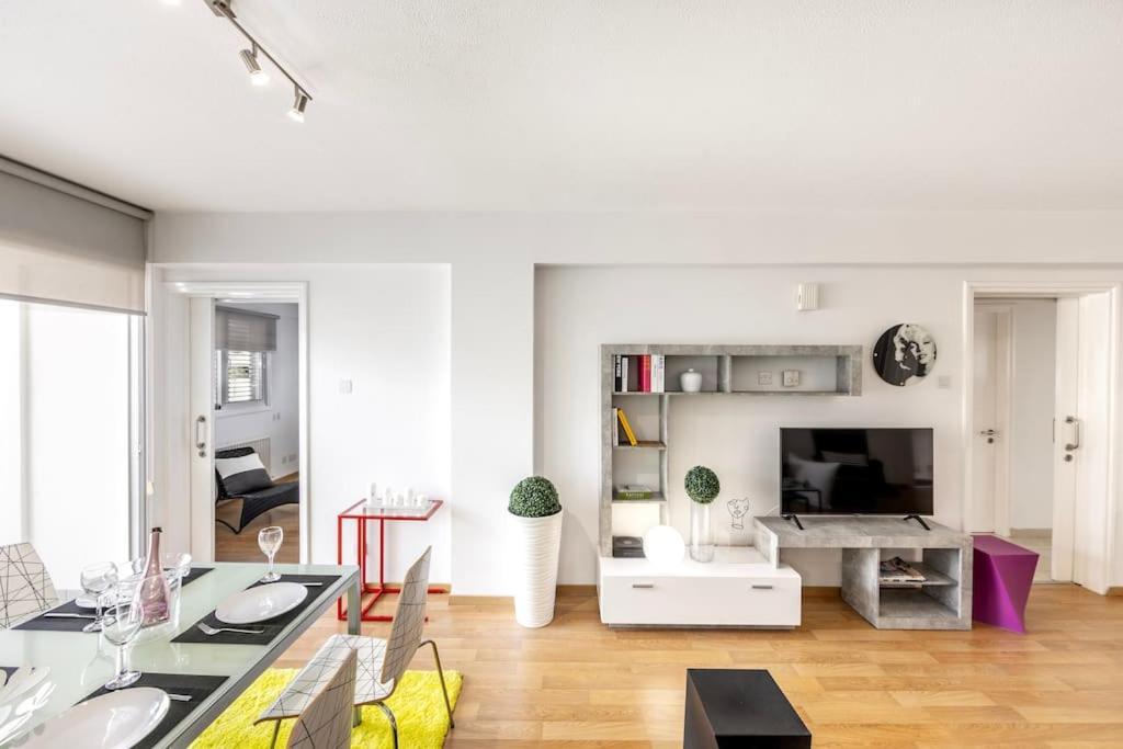 Luxurious Bright & Stylish 2Br With Office In Nicosia Διαμέρισμα Εξωτερικό φωτογραφία