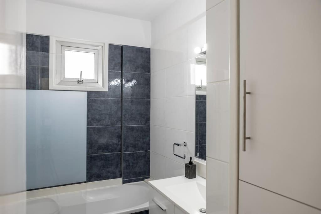 Luxurious Bright & Stylish 2Br With Office In Nicosia Διαμέρισμα Εξωτερικό φωτογραφία
