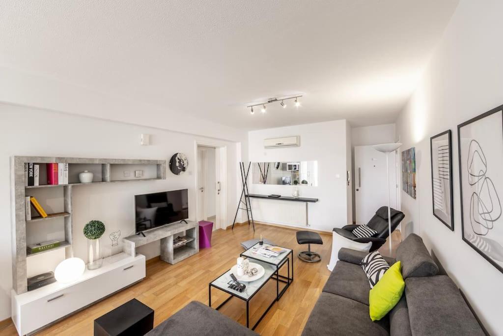 Luxurious Bright & Stylish 2Br With Office In Nicosia Διαμέρισμα Εξωτερικό φωτογραφία